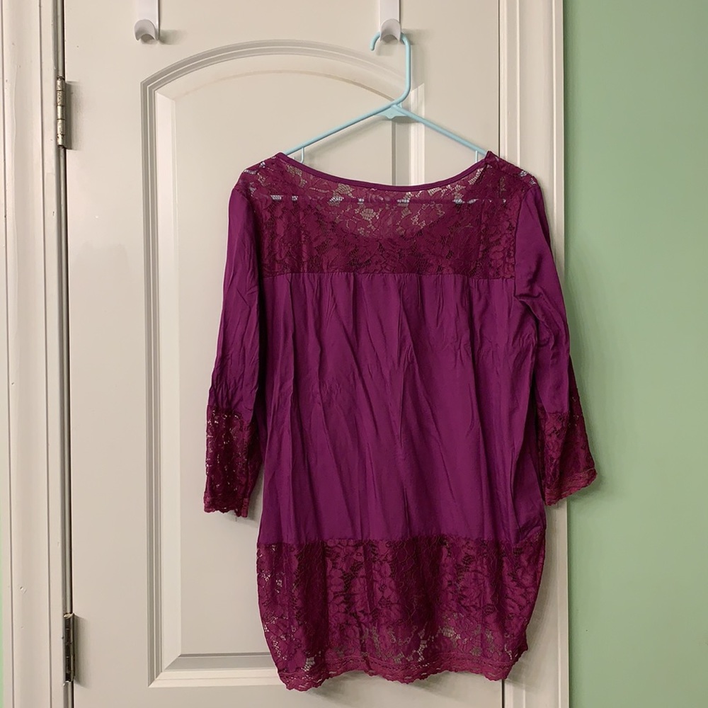 2 Lace Tops $10. Size Large. Fits More Like A Medium. - Picture 4 of 6